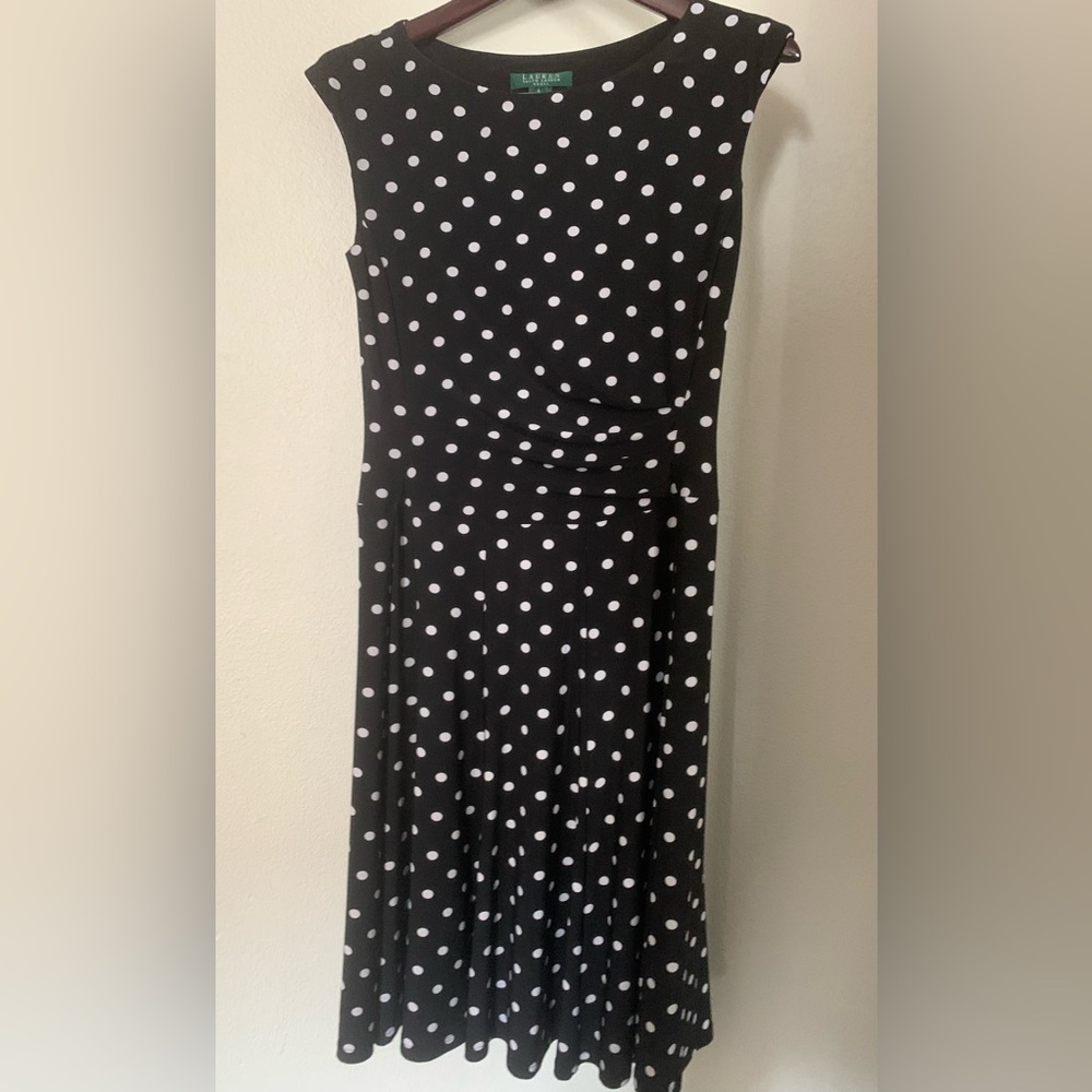 Ralph Lauren black-and-white polkadot dress women Size 6, has pleat in the front